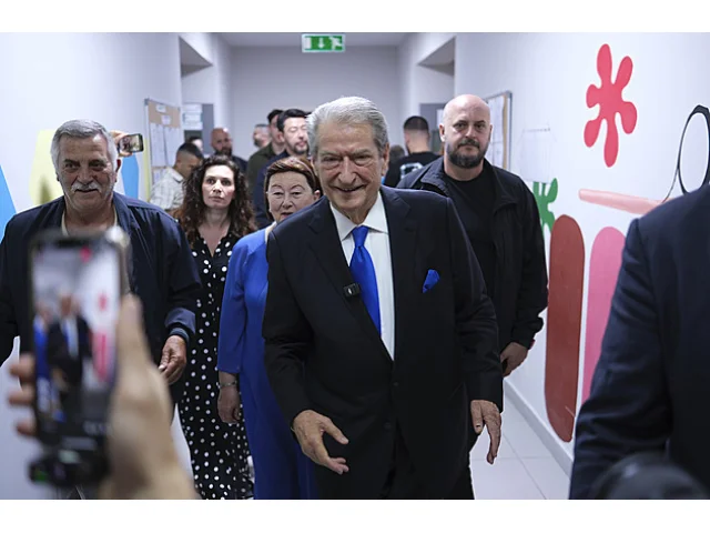 Albánie má smělou bezhotovostní vizi. Zemi ale čeká ještě mnoho překážek