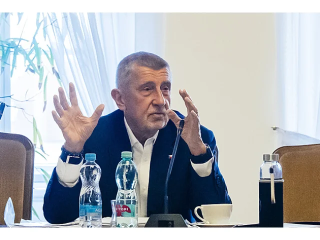 ANO, SPD a Motoristé mají koaliční smlouvu, Okamuru chtějí do čela Sněmovny