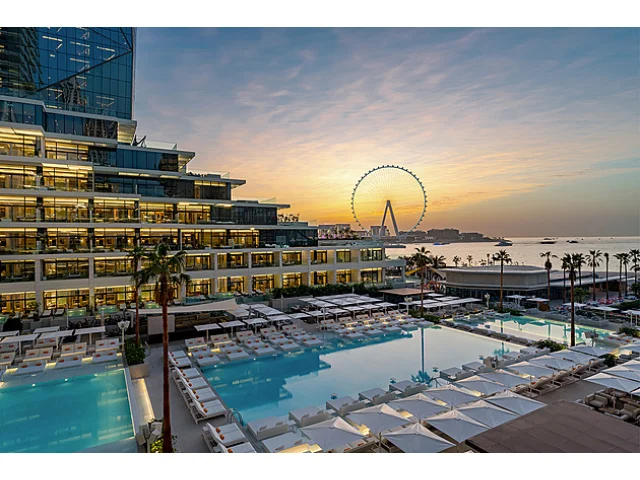 Sexy dovolená Simony Krainové: Dubaj s manželem a nevlastním synem v hotelu za statisíce!