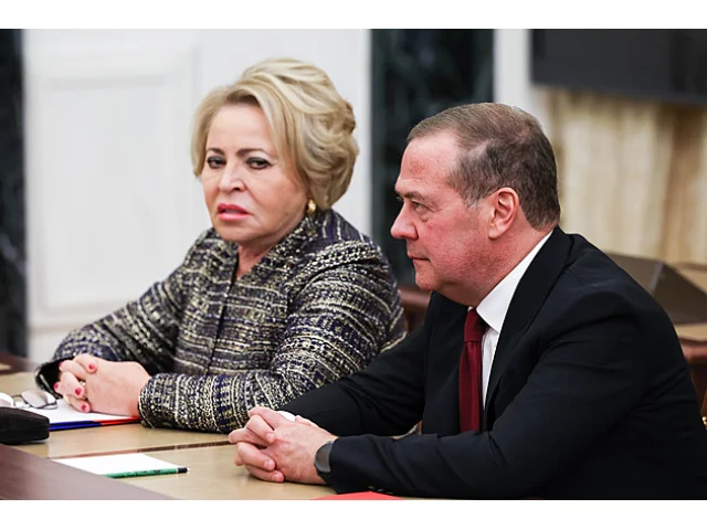 Rusko válku nepotřebuje, natož proti frigidní Evropě degenerátů, říká Medveděv