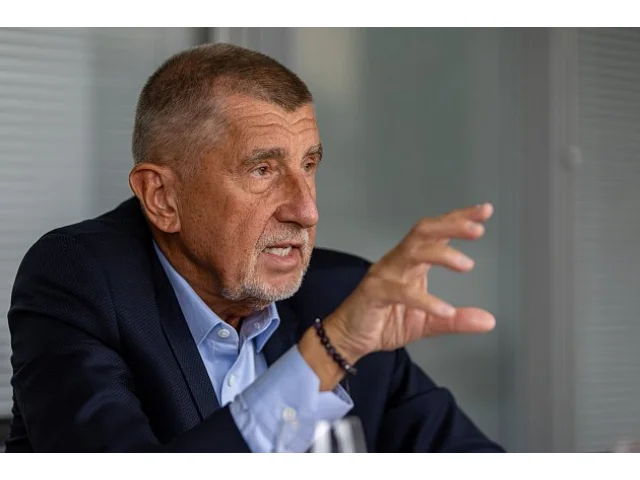 Petr Pavel platy politiků podepíše. Protože není prezidentem všech, tvrdí Babiš