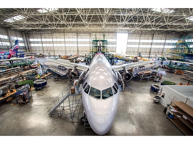 Airbus nařídil bezodkladnou úpravu softwaru u několika tisíc letadel A320