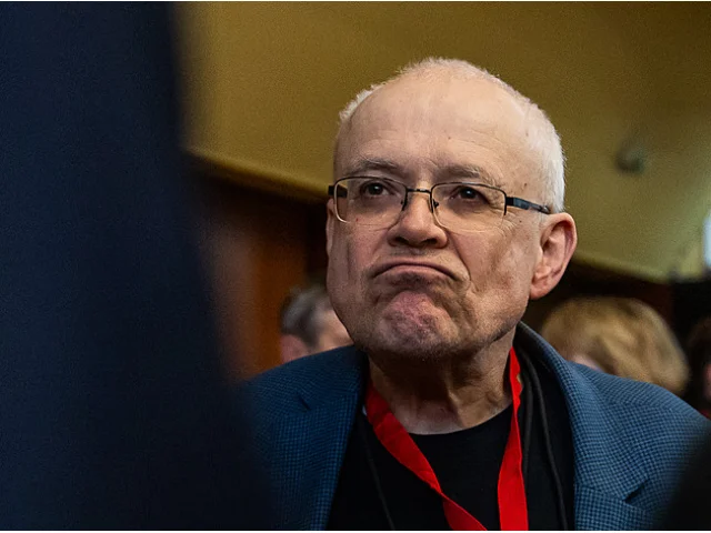 Špidla zachraňuje levici, ale má problém. Ti, kteří ho chválí, sami Socdem nevolí