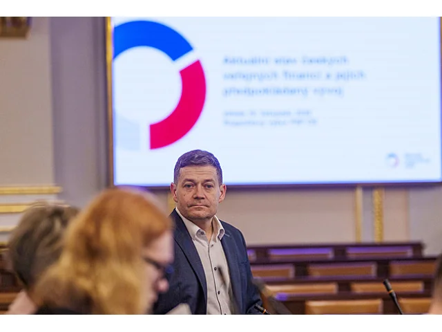 Politici ANO ve Sněmovně trhali rozpočet na kusy. Chybí 95,9 miliardy, tvrdí