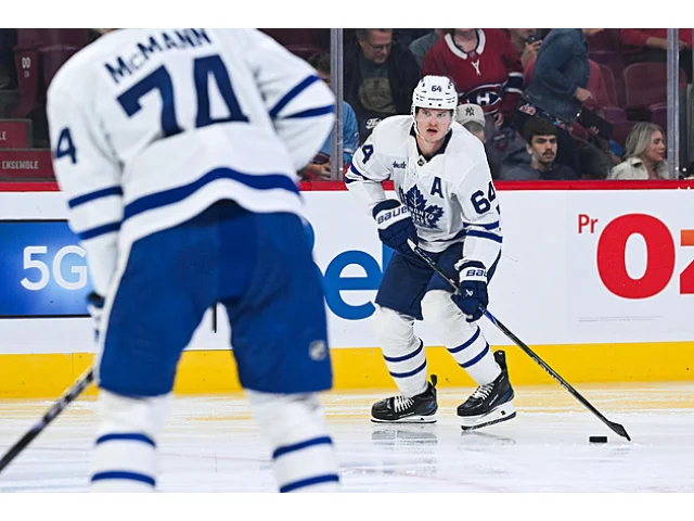 Postava poprvé chytal za Detroit, v akci byli i další tři čeští gólmani