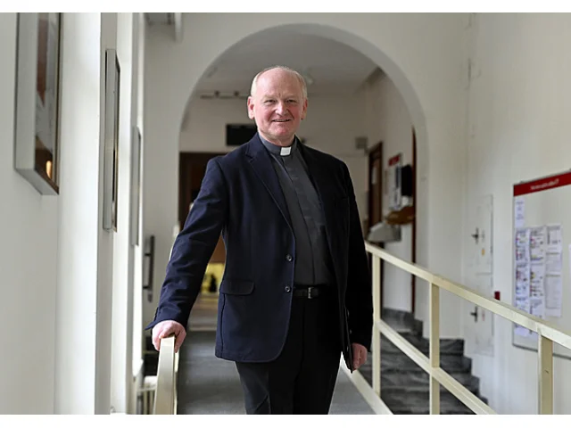 Nikdo nebude vydán na kříž. Děkan katolické fakulty byl odvolán, protože snahy o věcné řešení neuspěly