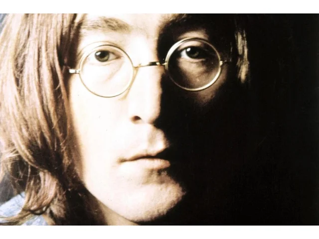 Vrah Johna Lennona promluvil po letech. Prozradil, proč zpěváka zabil. Důvod je nepochopitelný