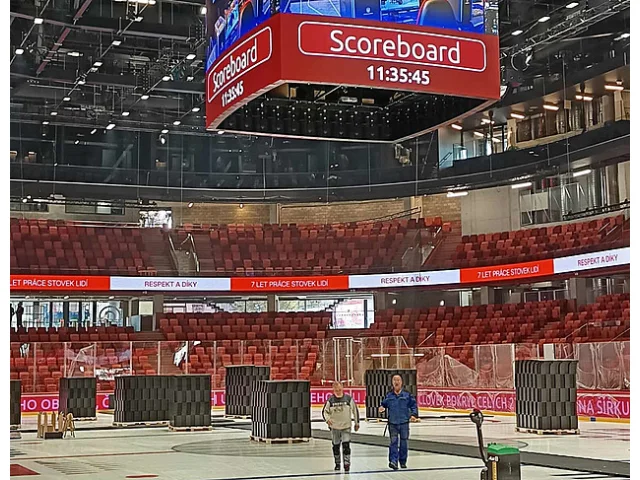 Jihlava večer převzala novou arenu, hokejisté mají jít už ve čtvrtek na led