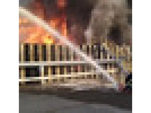 Ukrajinský dronový útok způsobil požár v ruské Astrachaňské oblasti