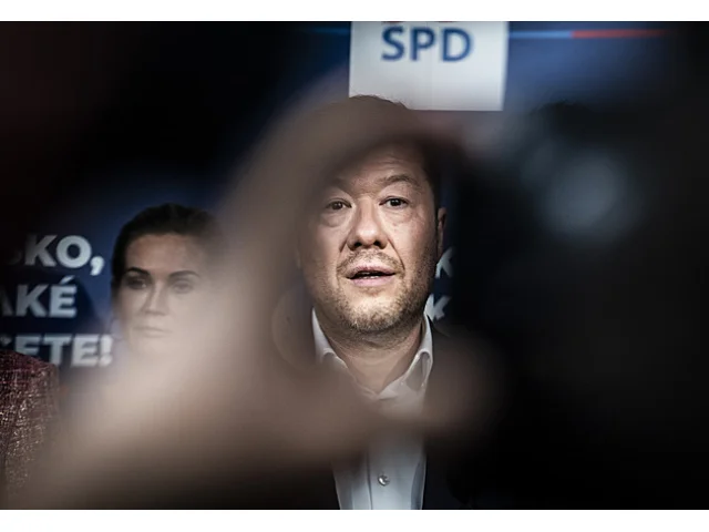 Vnitro, obrana, doprava. Okamura naznačil, s čím jde do vyjednávání o vládě