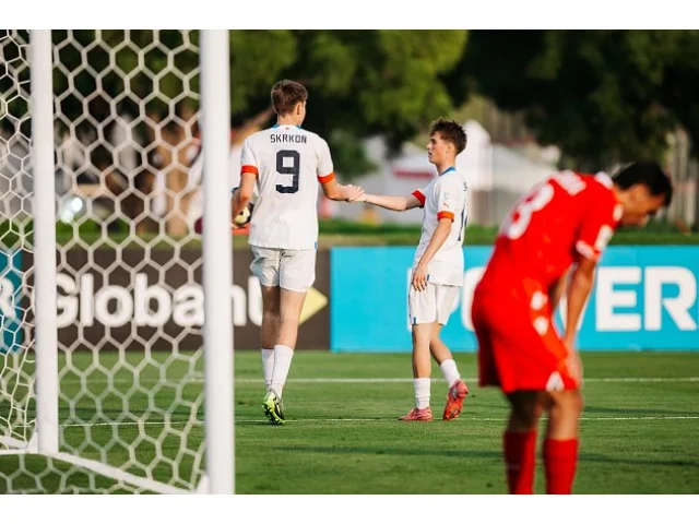 Vítězný vstup do MS a hattrick Škrkoně. Česká sedmnáctka rozdrtila Tádžikistán