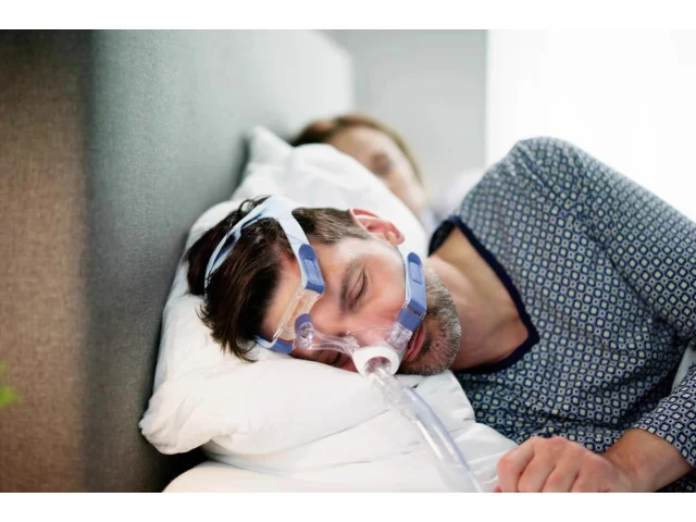 Spíte klidně? Tichá spánková apnoe ničí zdraví, ale dá se zastavit