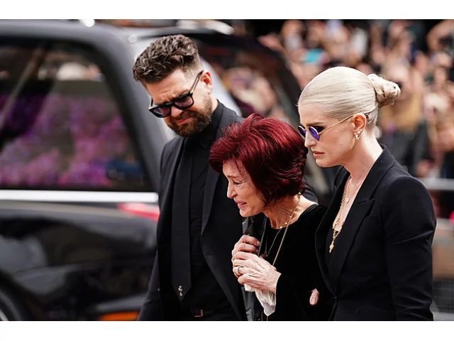 Kelly Osbourne vyměnila večírky za sokolnictví. S dravcem si ochočila i smutek
