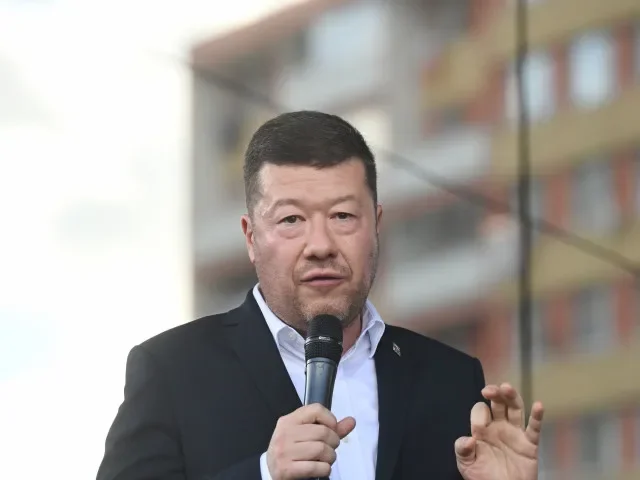 Hnutí SPD podalo vládě podnět k rozpuštění STAN a TOP 09 kvůli Dozimetru