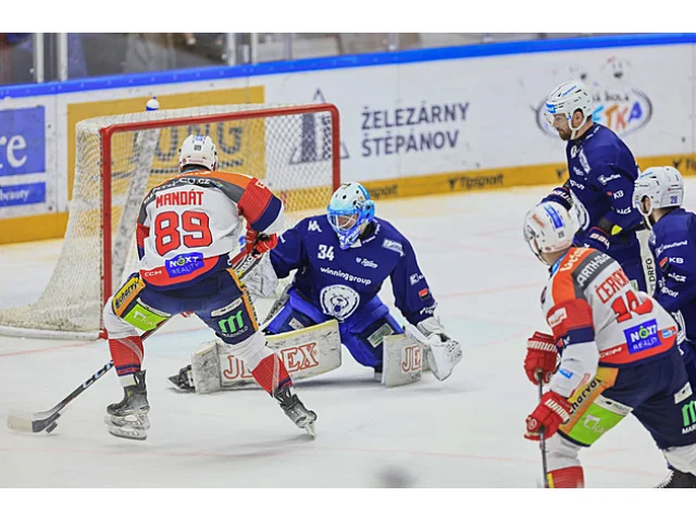 Rekordní hattrick? Úplně k ničemu. Takhle to Willovi vrátit..., zlobí se Mandát