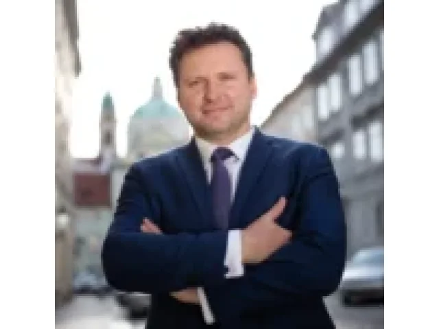 Rakušan obvinil ANO z kapitulace před Ruskem, Vondráček se brání falešným obviněním