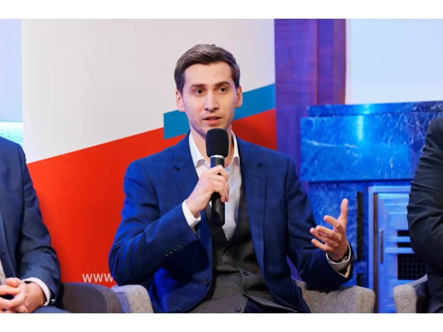 Projekty úspor energií narážejí na dvojí metr. Soukromý sektor chce rovné podmínky, říká Toman