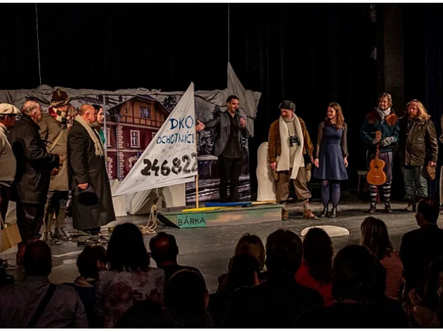 Cimrmanův Záskok. Ochotníci z Rantířova a DKO Jihlava opět pomohou hospici Bárka