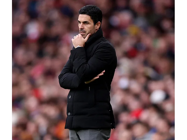 Krejčí asistoval u prohry, Arsenal si upevnil první místo. Aston Villa si vyšlápla na City