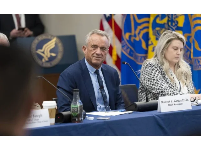 Bývalí šéfové CDC: Ministr Kennedy ohrožuje zdraví Američanů