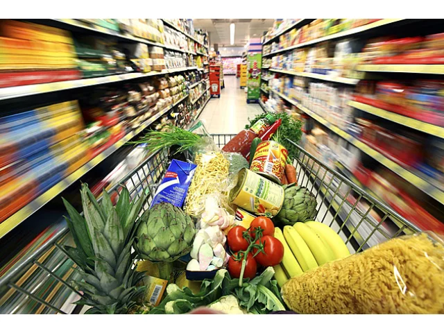 Otevírací doba 17. listopadu: Jak budou mít obchody otevřeno?