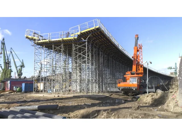 Stavebnictví se nebývale rozjelo. Táhne ho ale hlavně výstavba dopravních projektů, bytů je pořád málo