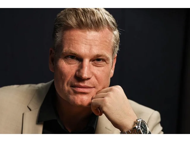 Filip Turek slaví čtyřicítku pod palbou. Toto jsou jeho nejpalčivější kauzy