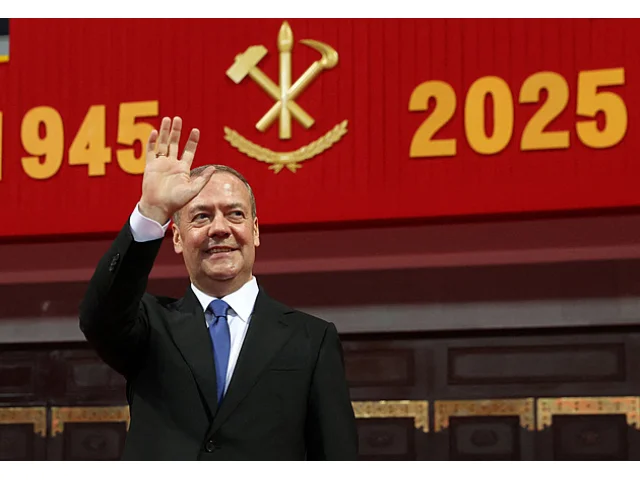 Bláznivé babky, rusofobní zlodějky, obul se Medveděv do šéfek EU. Přeje jim smrt