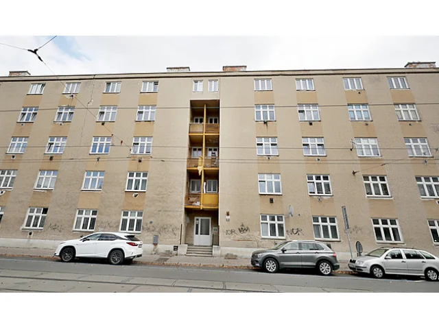 Policie stíhá devět lidí kvůli privatizaci domu v Brně, angažoval se v ní i Hladík