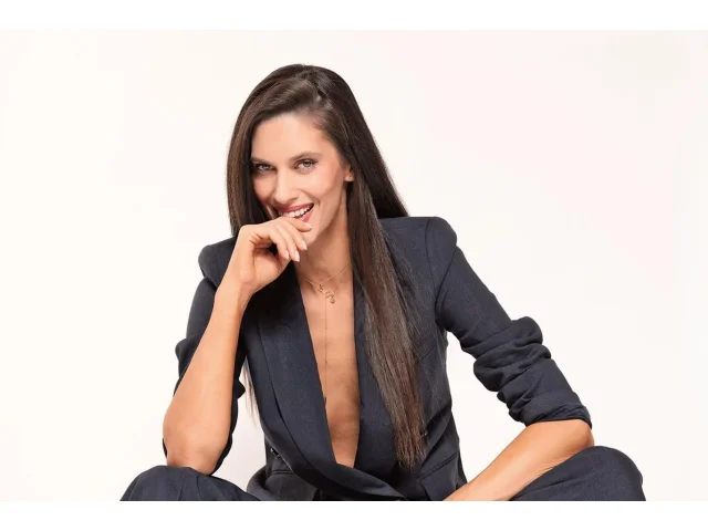 Aneta Vignerová: „Oblečení může sebevědomí podpořit.“ Někdy jí pomůže hezký outfit, jindy výrazná rtěnka