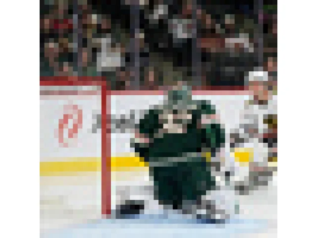 Hronek v přípravě na NHL nahrál na dva góly Vancouveru, asistoval také Chytil