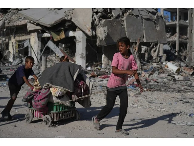 Trosky, suť a zkáza. Palestinci se vracejí do míst, co zbyla z jejich domovů