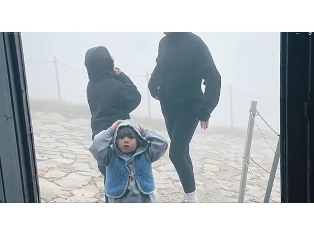 Haj a Smetana: Hlášky dcery Ariel o houbách a mlze z výletu na Sněžku baví internet