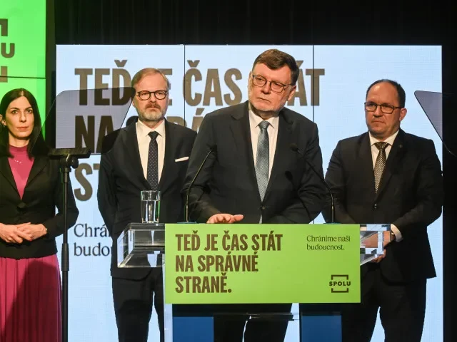 Současný vládní kabinet nepředloží rozpočet Sněmovně. Vznikající vláda ho stejně nechce, tvrdí ministři