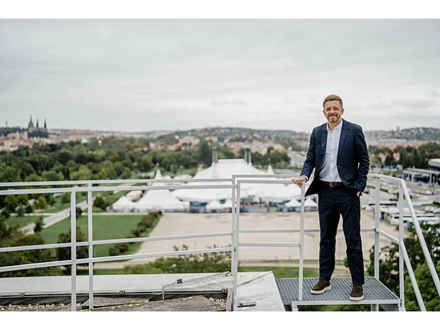 Nalepili se na nás mafiáni, ale teď jsme čistí. Rakušan reaguje na Dozimetr u soudu