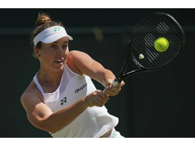 Nosková postoupila do třetího finále v sezóně. V Tokiu jí vzdala Rybakinová