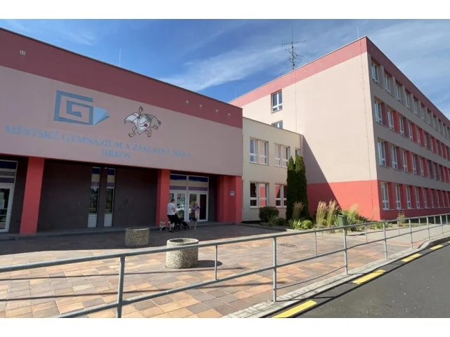 Konečně se dočkaly: Od září čeká dívky ve školách velká novinka