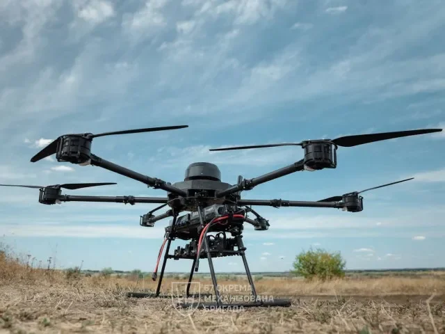 Ukrajinské drony útočily na Moskvu už třetí noc v řadě. Starosta uzavřel několik letišť