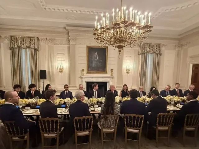 VIDEO: Trump hostil u večeře v Bílém domě technologické lídry. Musk chyběl