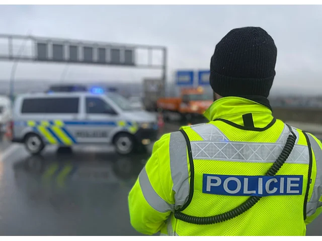 Pražský okruh stojí. Nehoda zastavila dopravu ve směru z letiště na D1