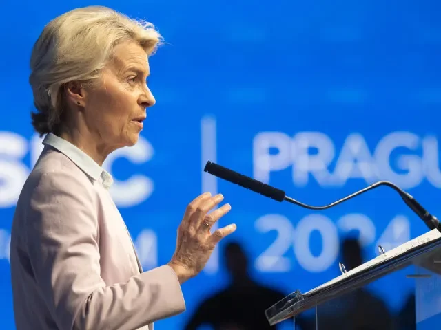 Von der Leyenová chce, aby se výdaje na obranu nepočítaly do stanovených deficitů rozpočtu