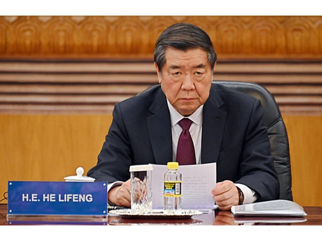 Z outsidera prvním mužem obchodní války. Kdo je čínský vicepremiér Che Li-feng