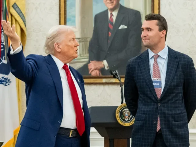 Trump z Oválné pracovny: Ke smrti Charlieho Kirka přispěla rétorika radikální levice