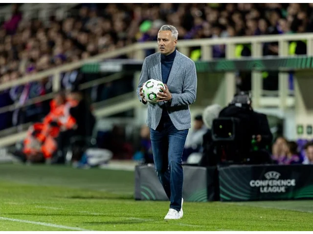 Podle trendu je to červená, měla být i penalta, má jasno Janotka