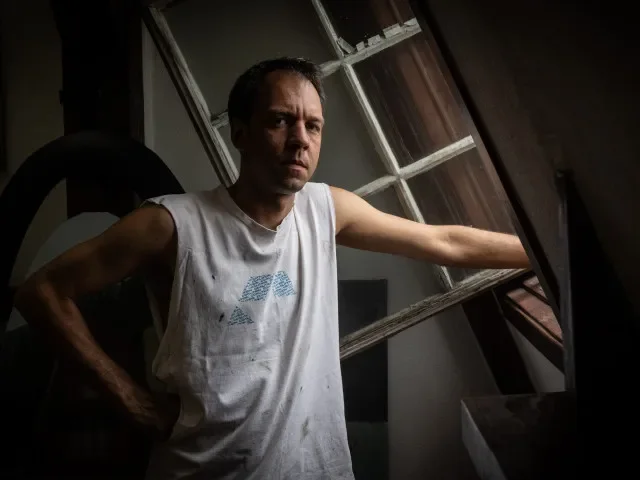 České léto v Krkonoších. Černý důl je takový malý Twin Peaks, říká malíř Ondřej Mestek