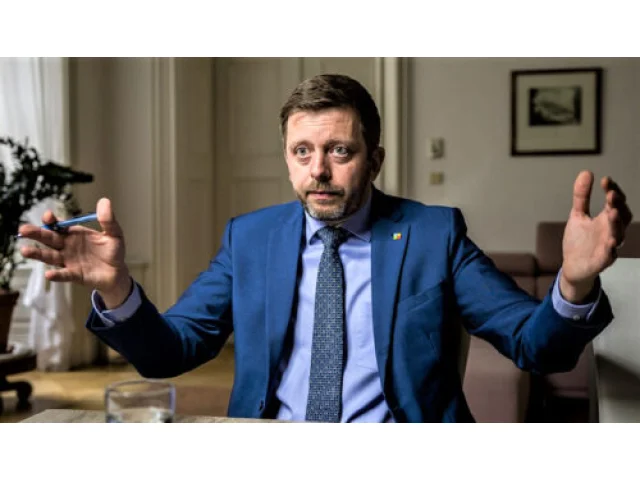 Hřib se pustil do Rakušana. Požaduje po něm vysvětlení šifrovaného telefonu a financí STAN v kauze Dozimetr