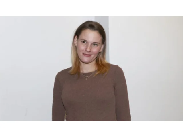 Šárka Krausová z Ulice oblékla šaty na tělo. Ukázala, jak se jí zakulacuje těhotenské bříško