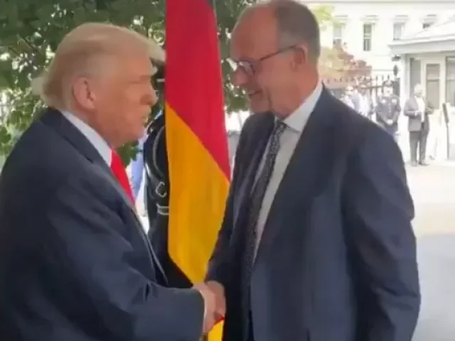 Je třeba zatlačit na Rusko, řekl kancléř Merz Trumpovi v Bílém domě