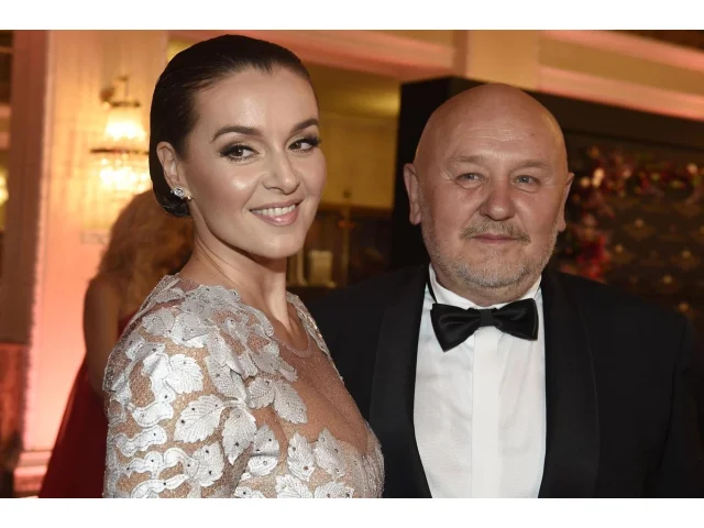 O 19 let starší Georg popsal seznámení s Kubelkovou, byl kamarád jejího otce: Stalo se to v roubence