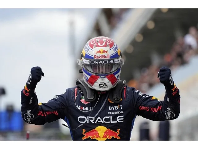 Verstappen má šanci na titul. Ve Vegas vyhrál, Norrisovi hrozí diskvalifikace